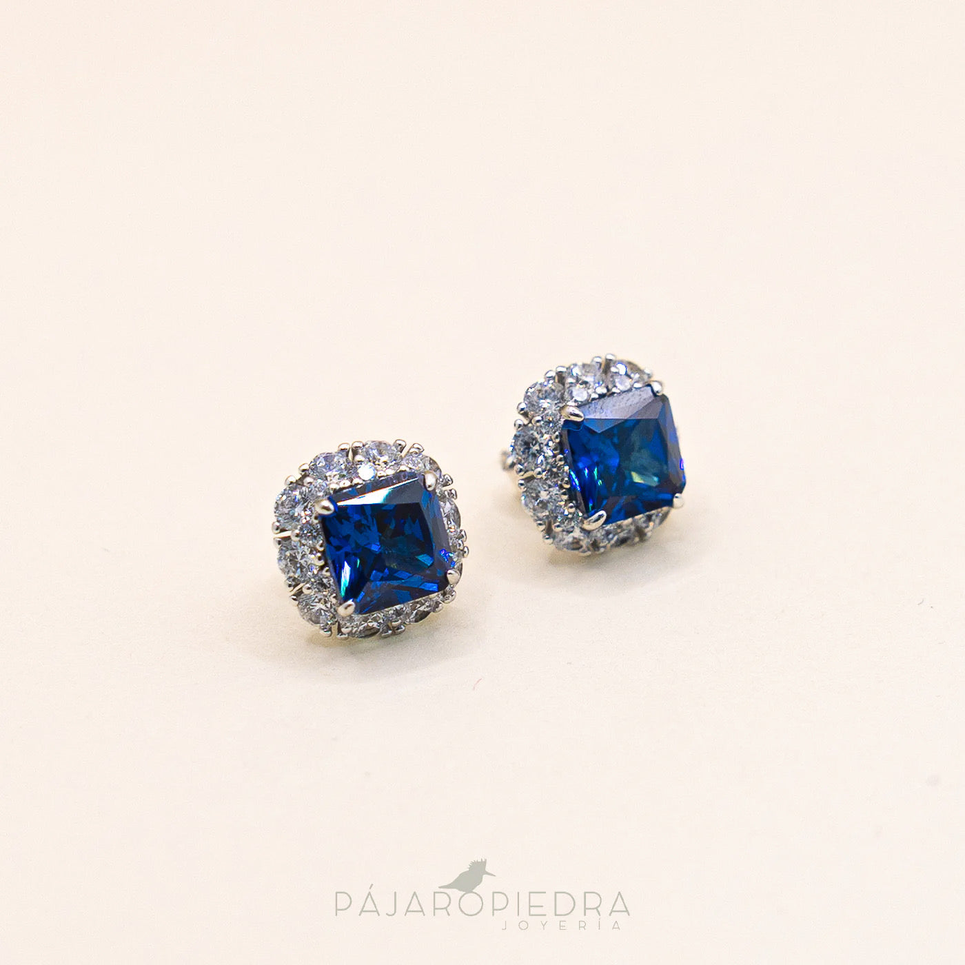 Aretes Bana · Bliss