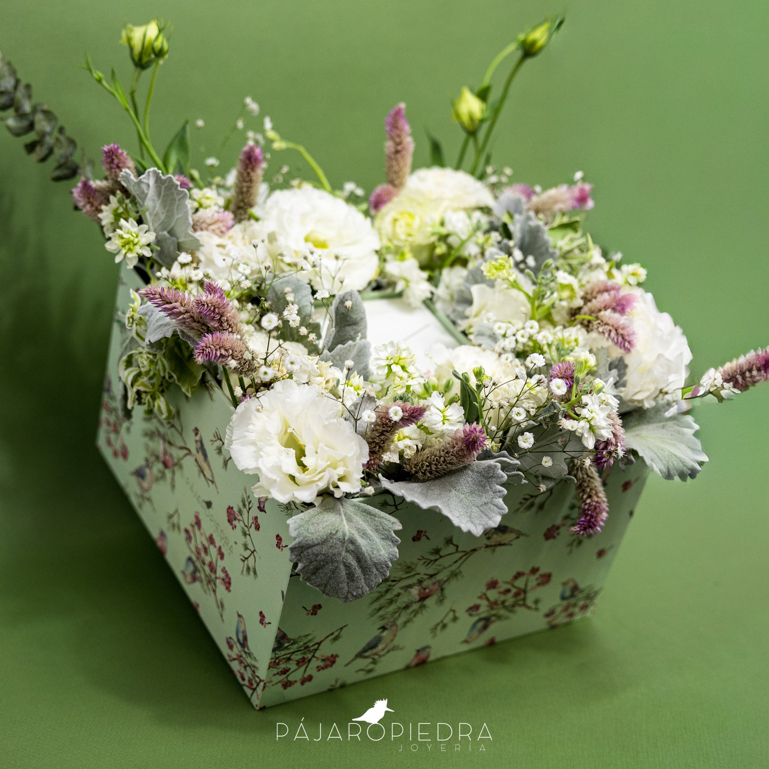 Cajita de Valentine's-Day 💗🌸 Joyita + Flores