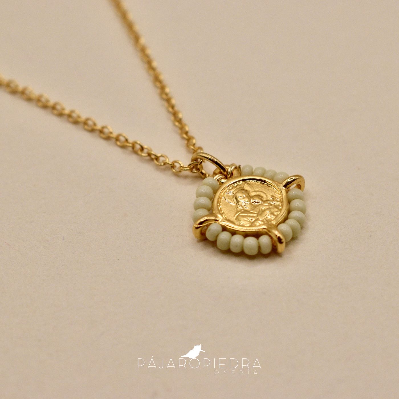 Collar Escapulario con Piedritas