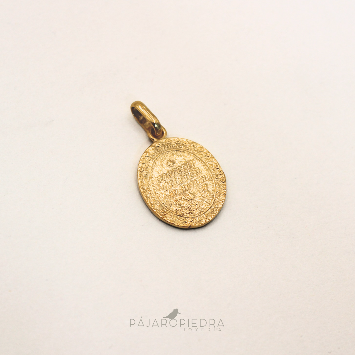 Medalla Guadalupe Oro · Fine Jewelry