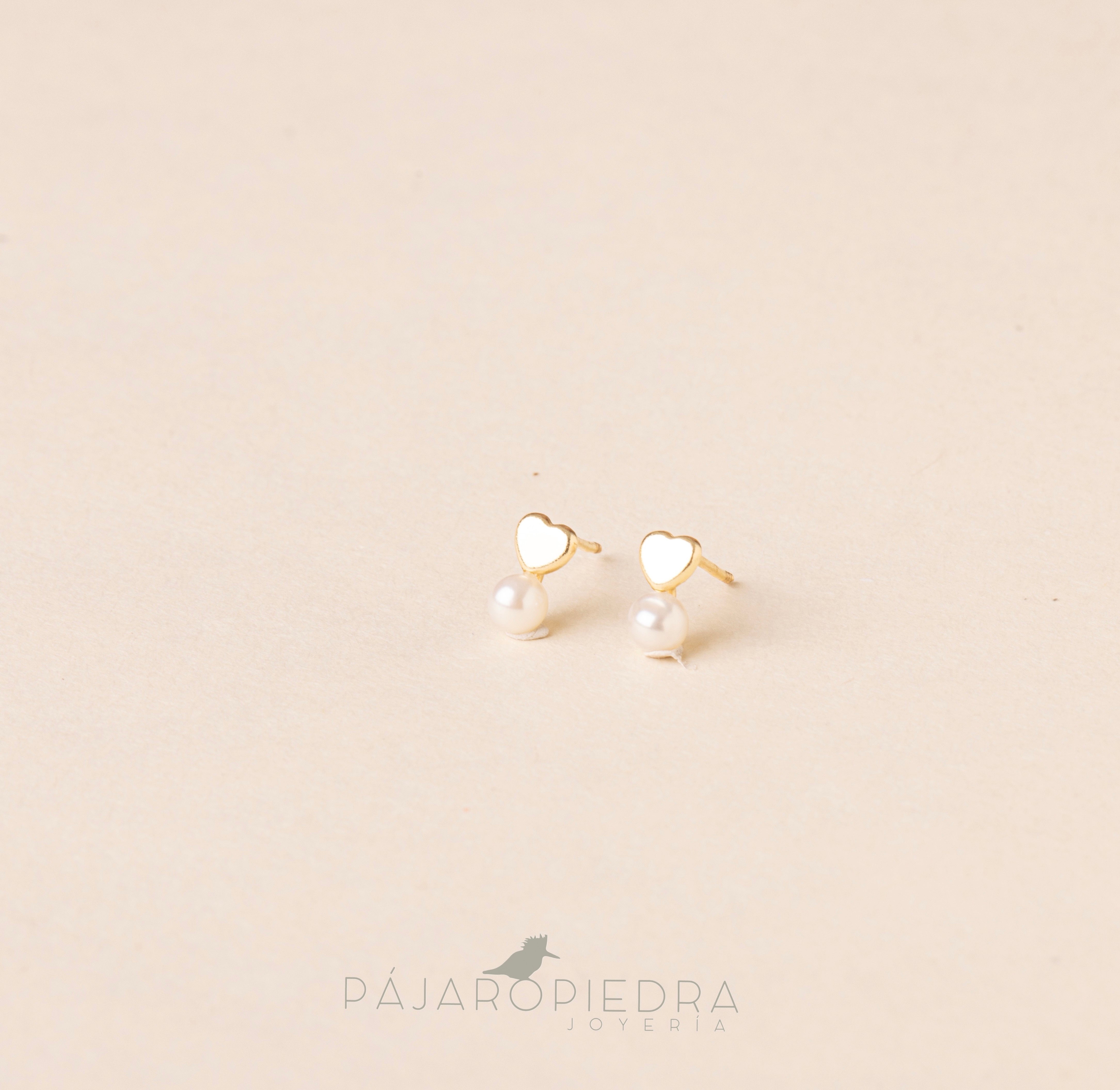 Broquel Perlita Corazón (Fine Jewelry)