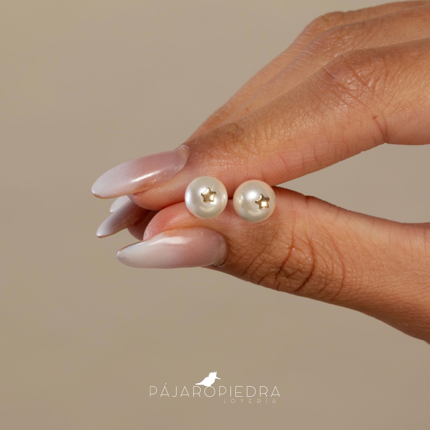 Broquel Perlita con Estrella (Fine Jewelry)