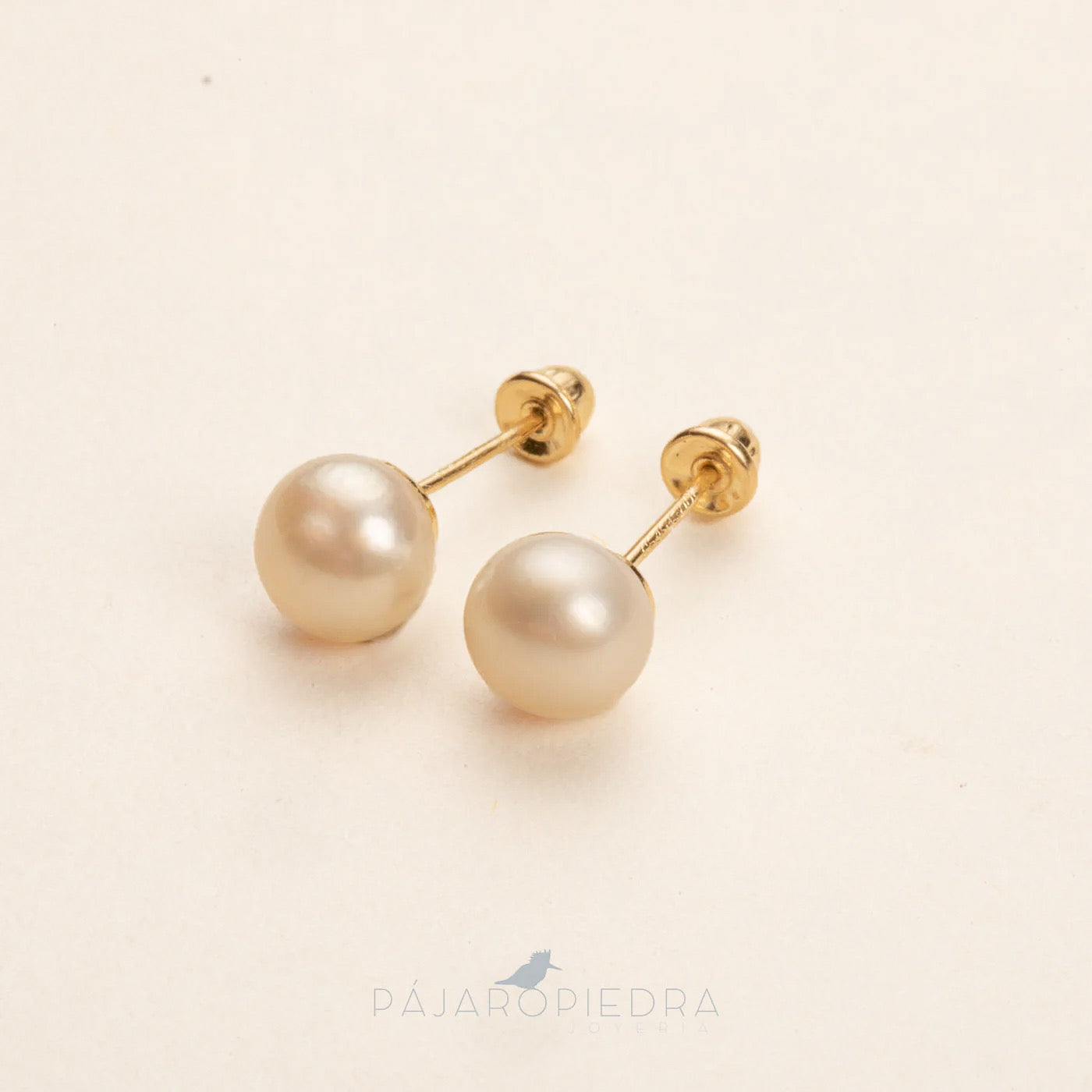 Broquel Perla Mediana · Fine Collection