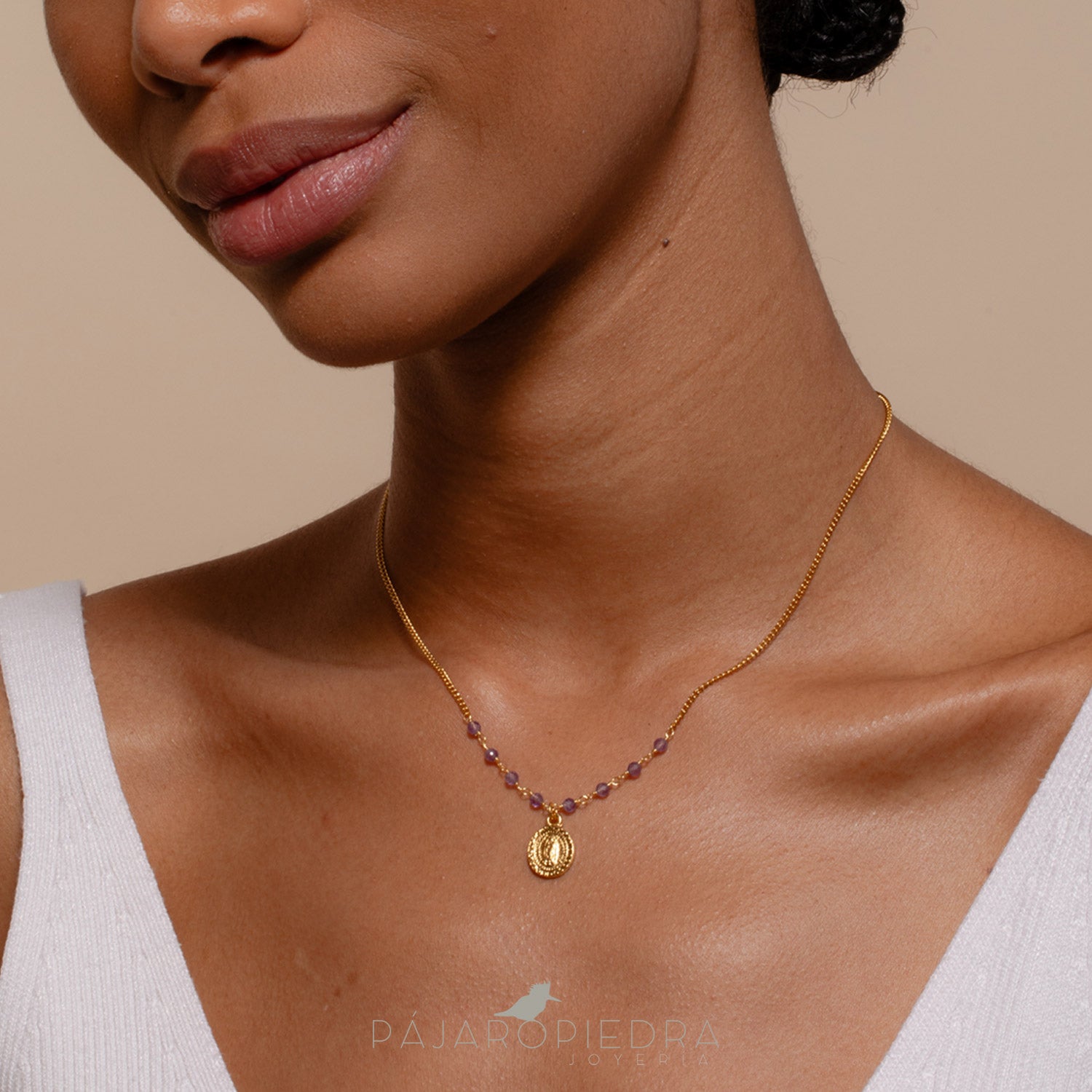 Collar Virgen luz piedra