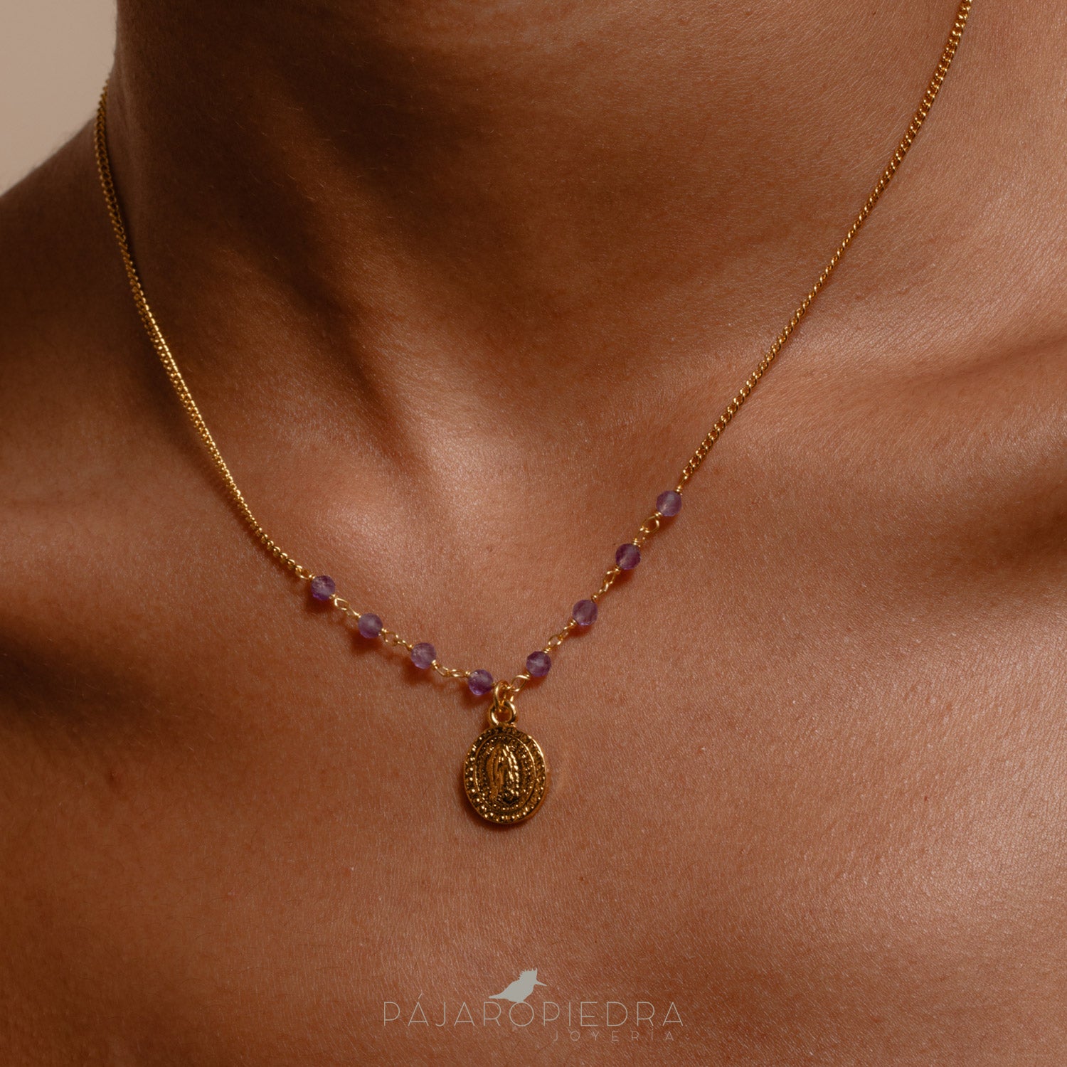 Collar Virgen luz piedra