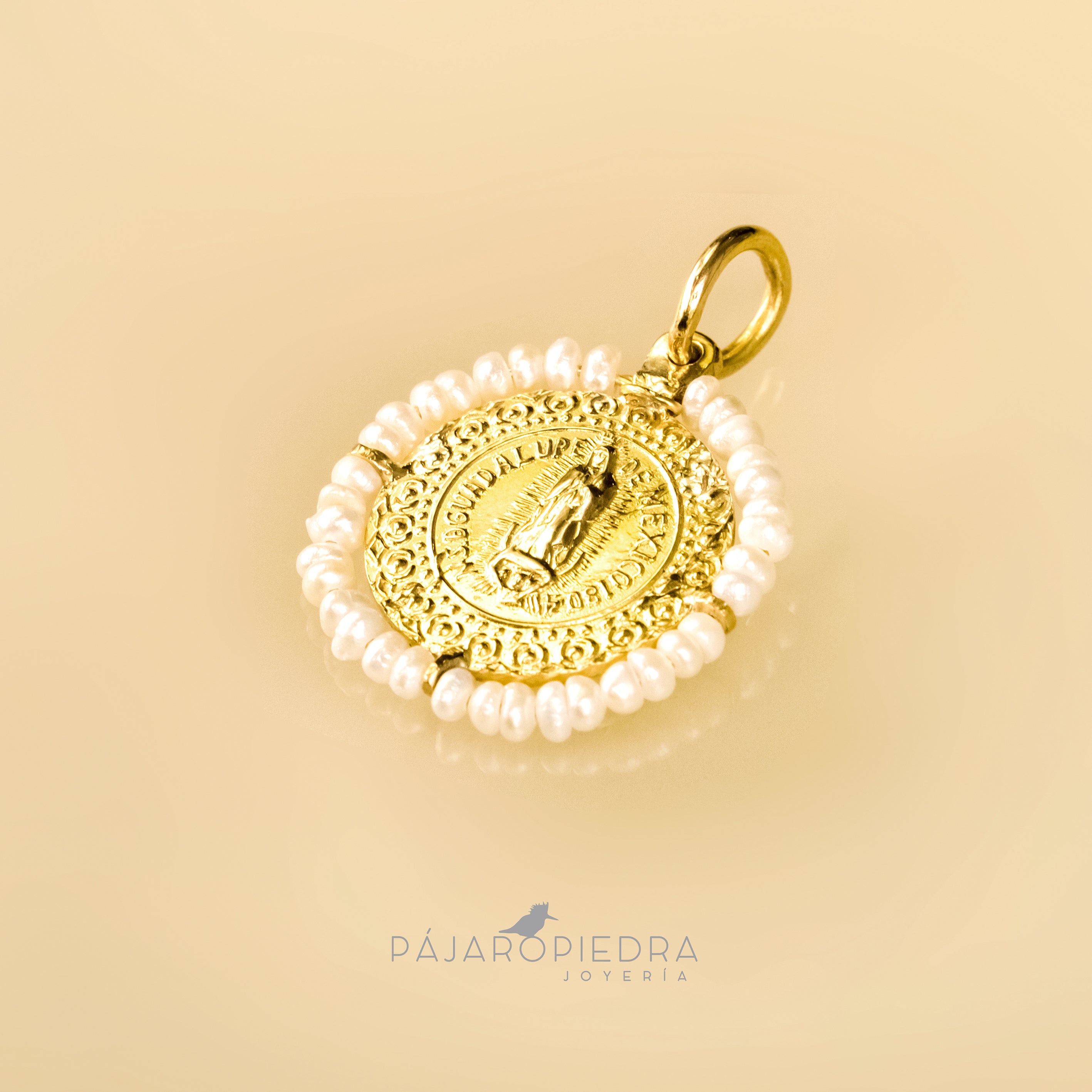 Medalla Virgen con perlas (Fine Jewelry)