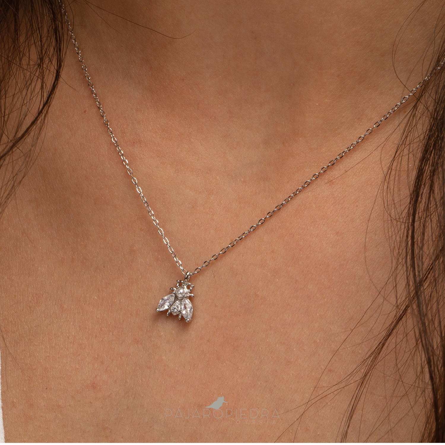 Collar mosquita perla