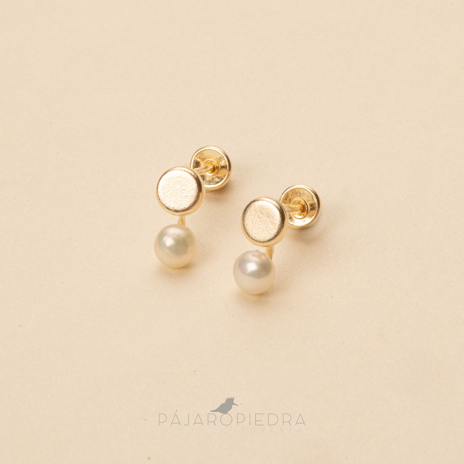 Broquel Perlita Botón (Fine Jewelry)