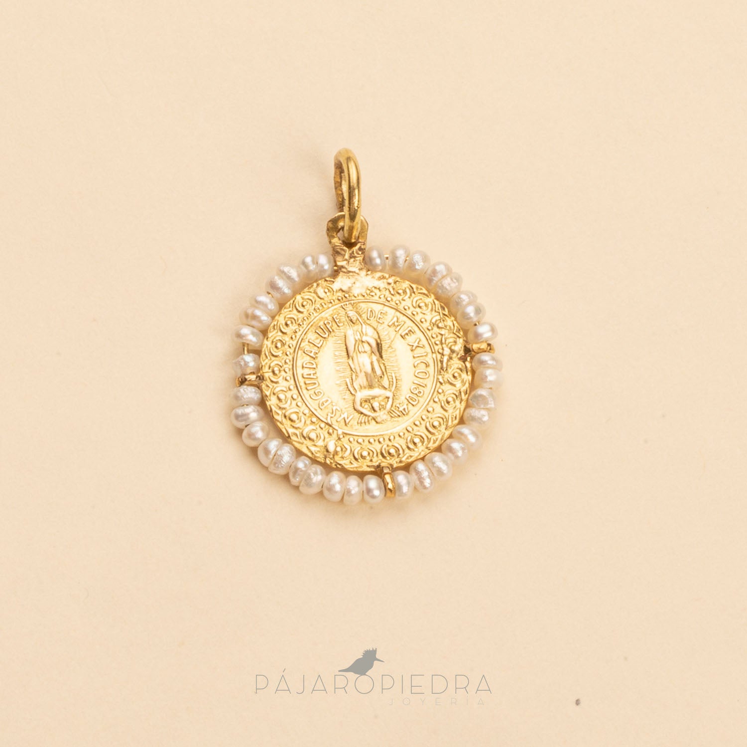 Medalla Virgen con perlas (Fine Jewelry)