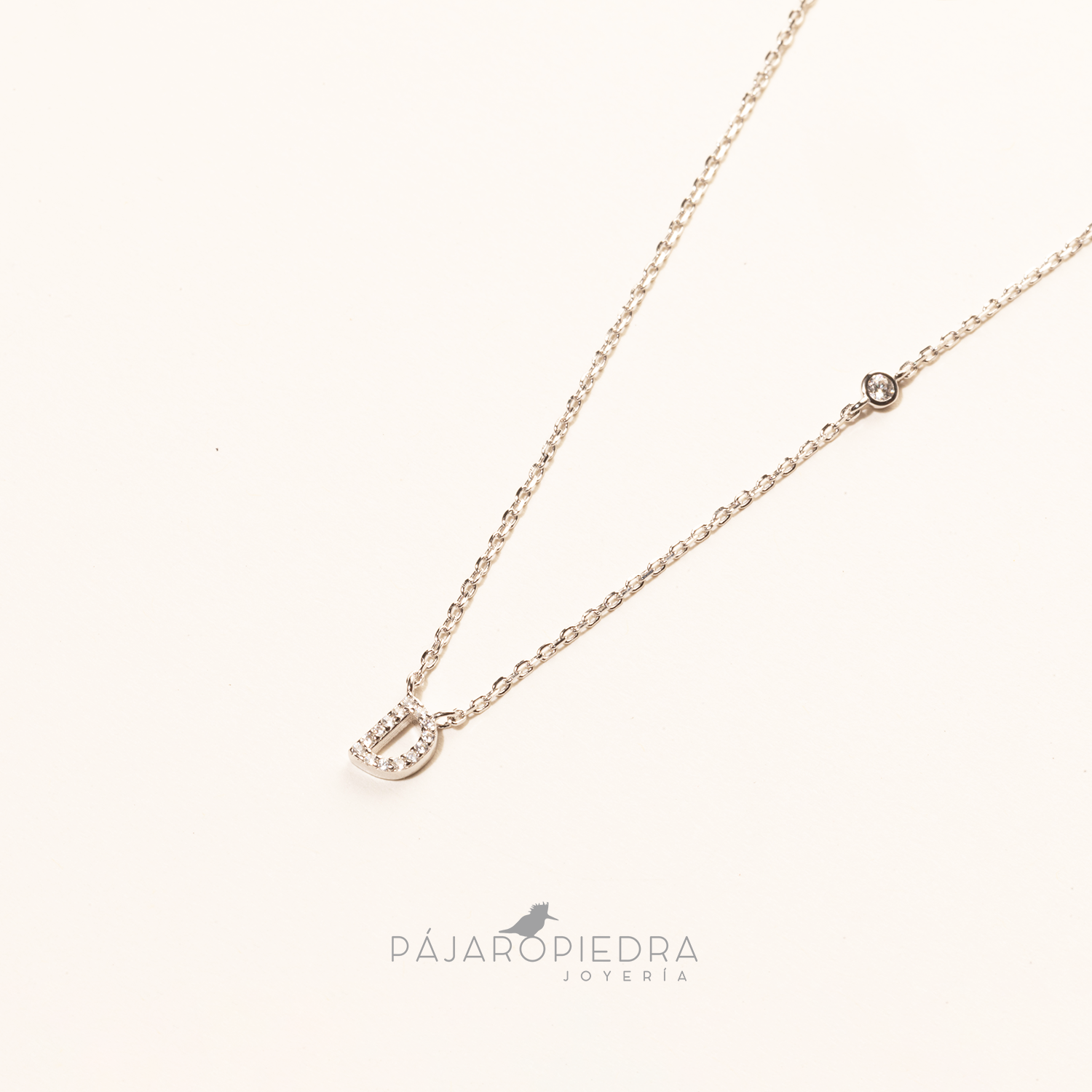 Collar Letra