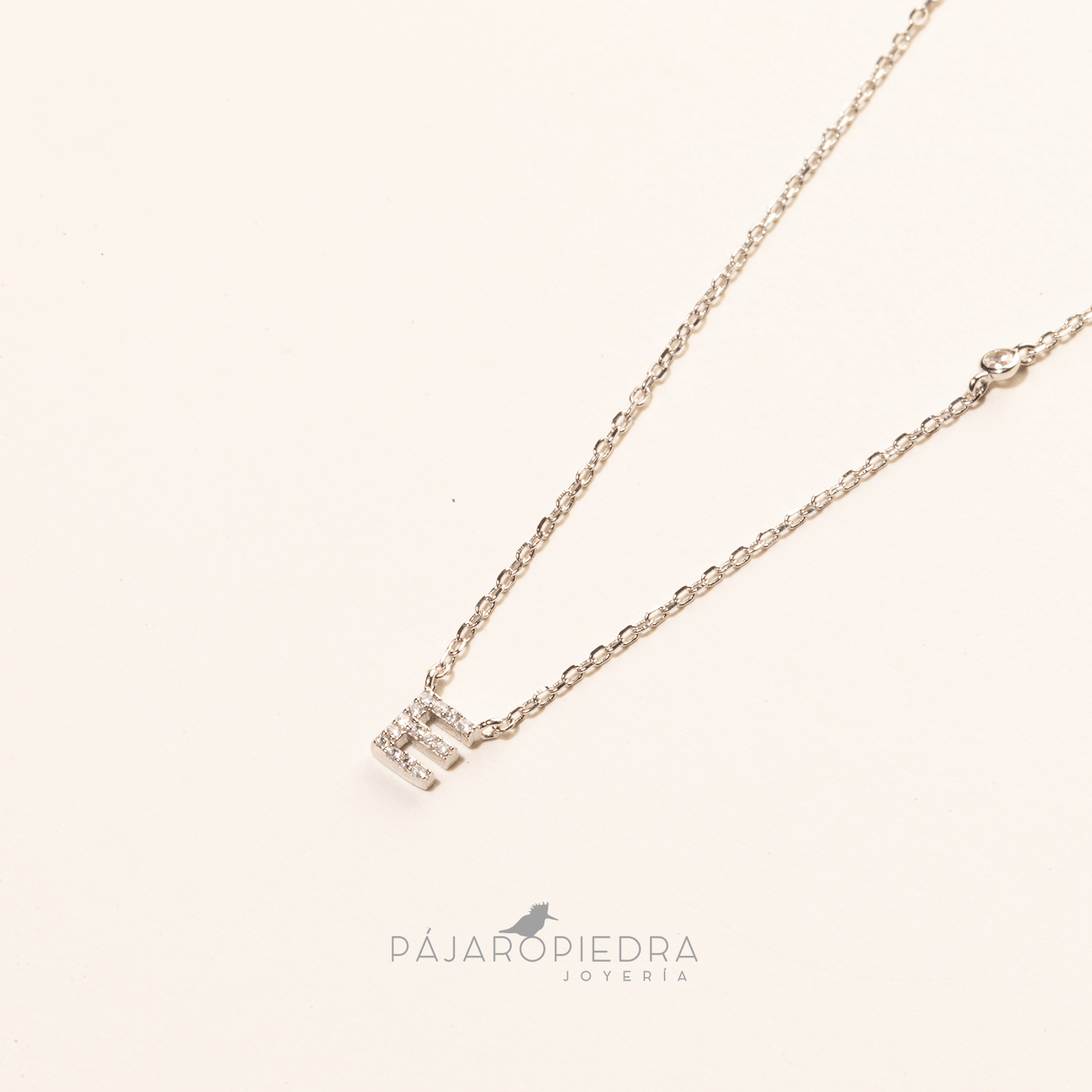 Collar Letra