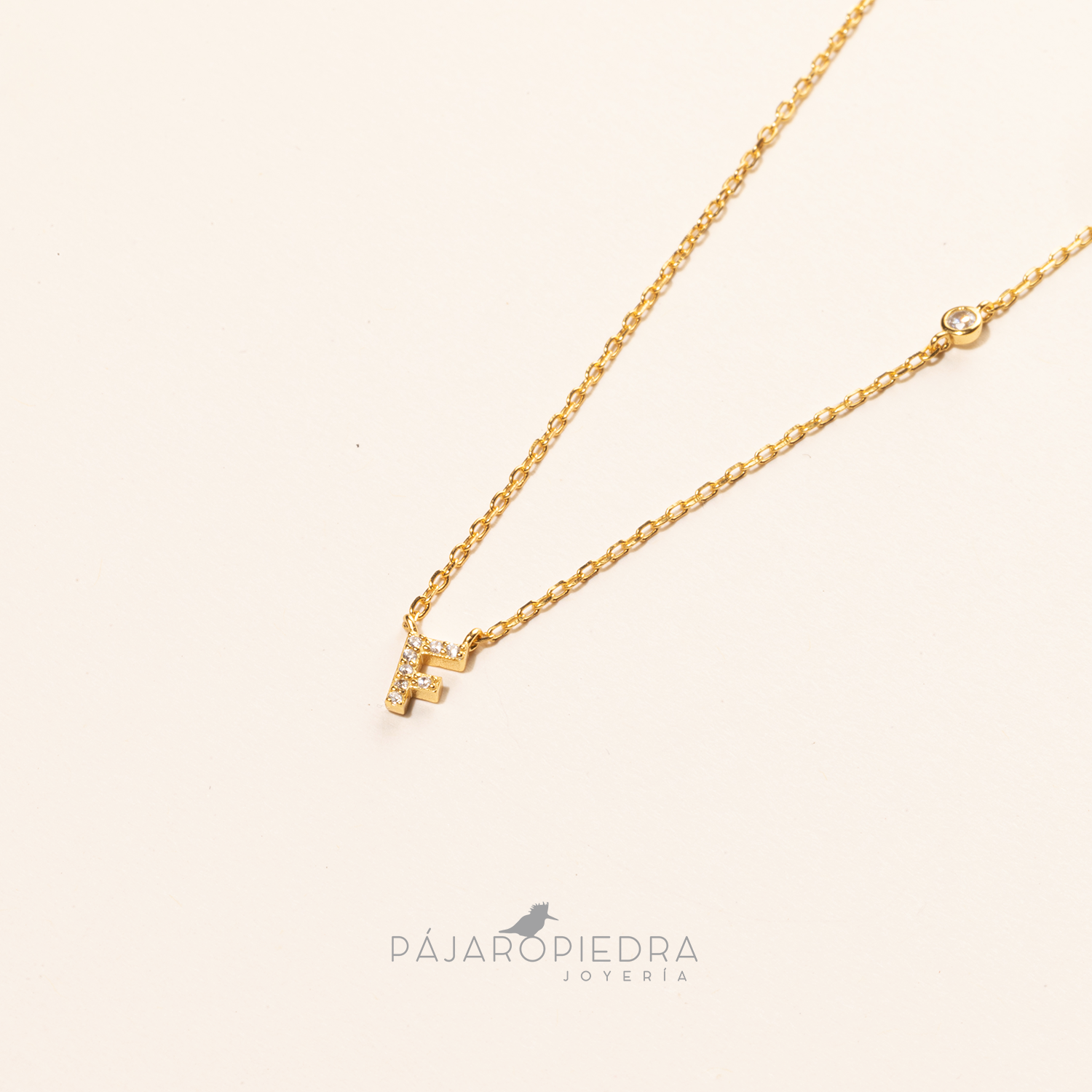 Collar Letra