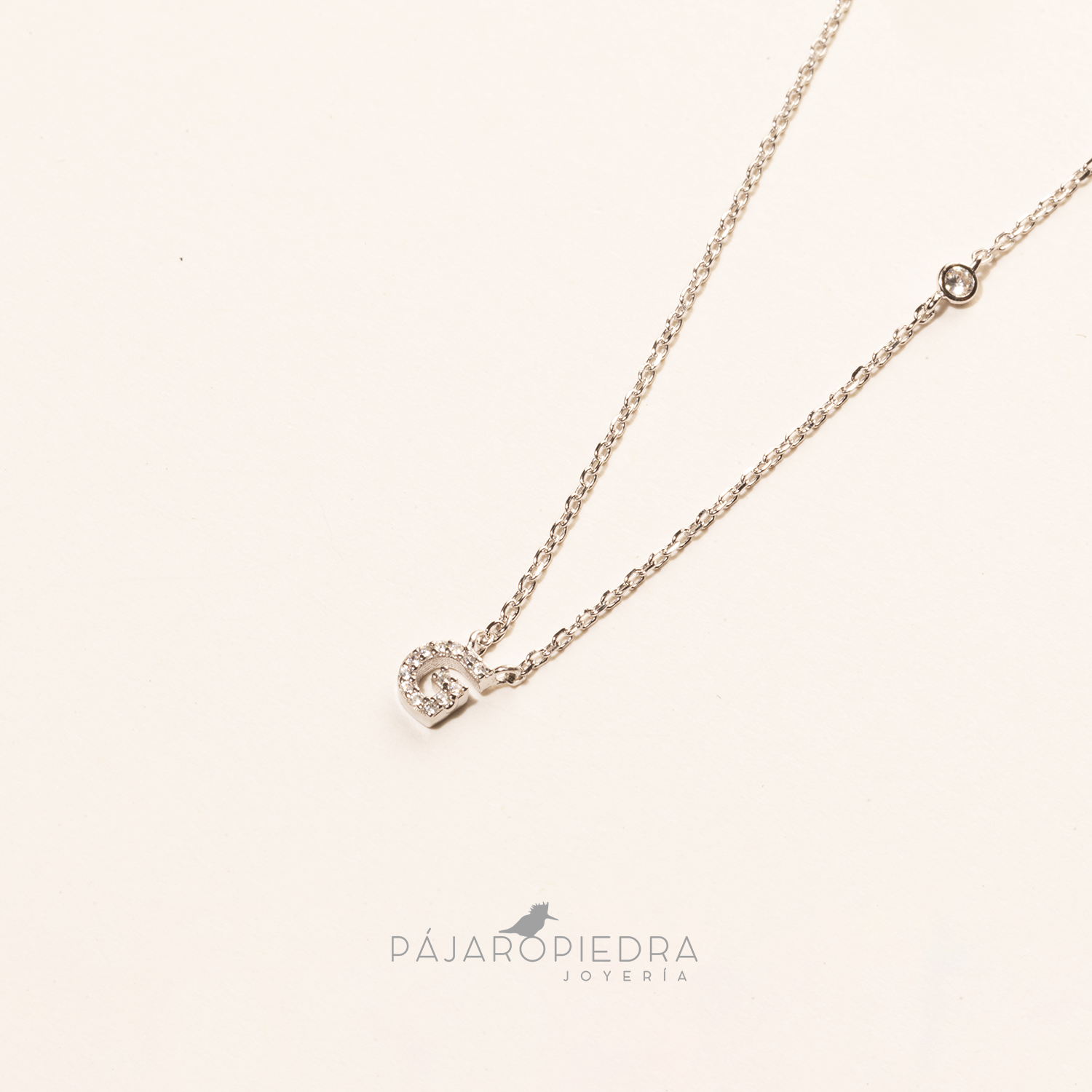 Collar Letra