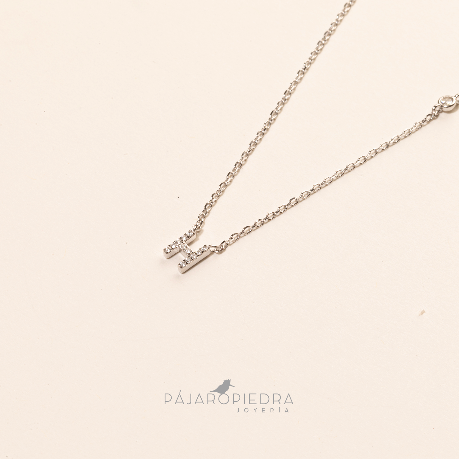 Collar Letra