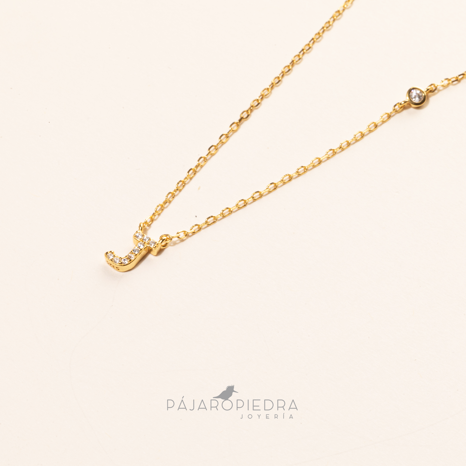 Collar Letra