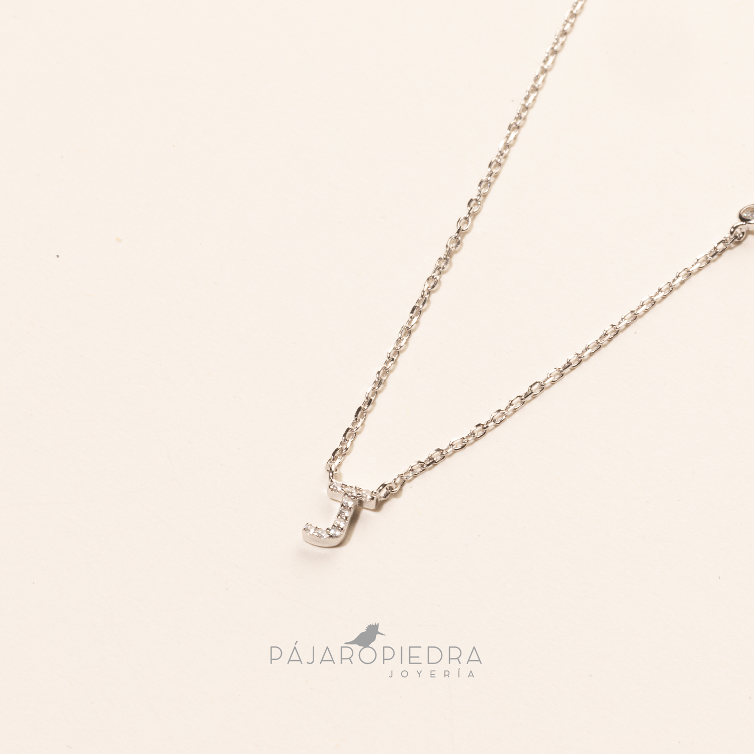 Collar Letra