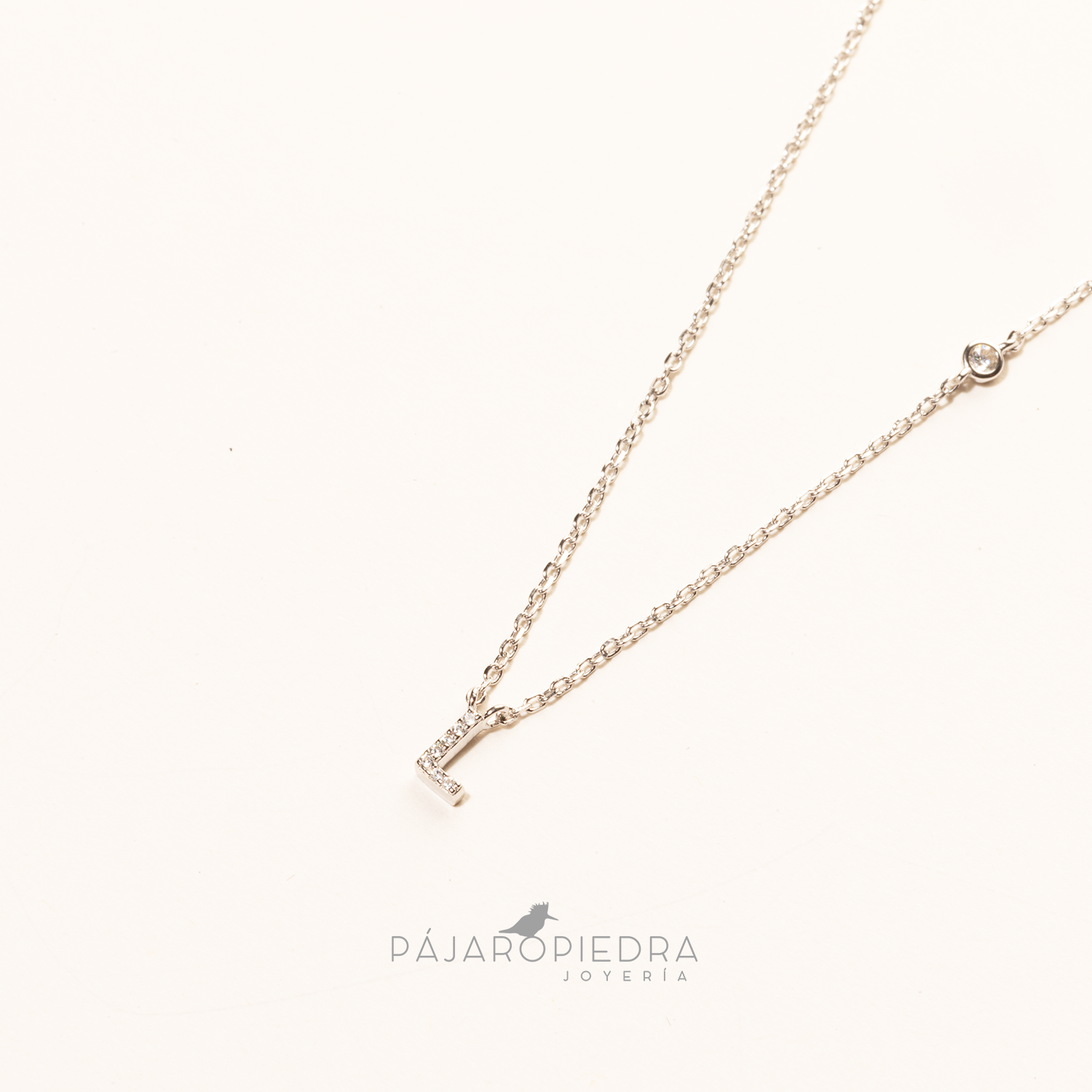 Collar Letra