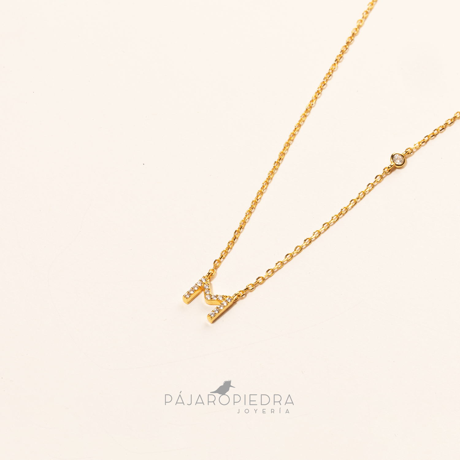 Collar Letra