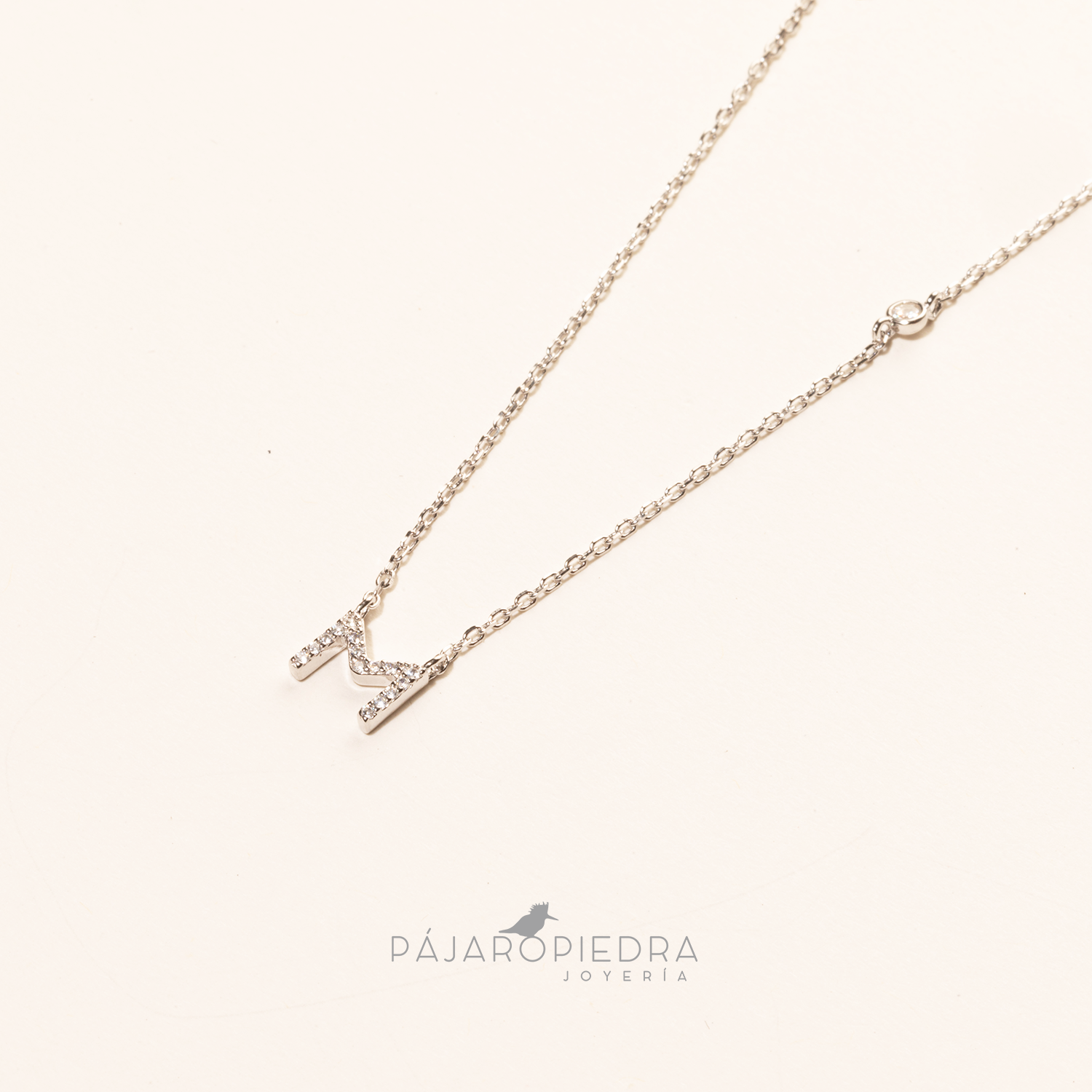 Collar Letra