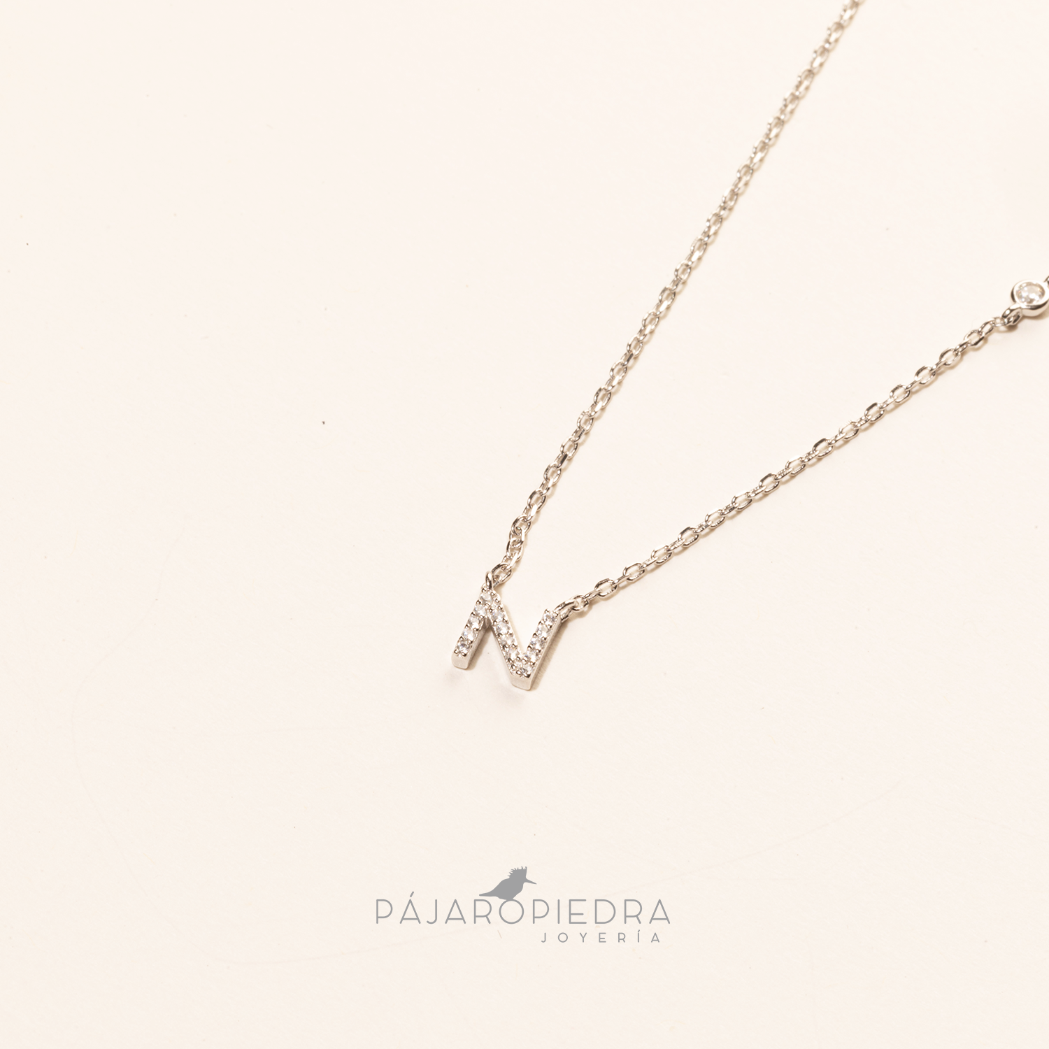 Collar Letra