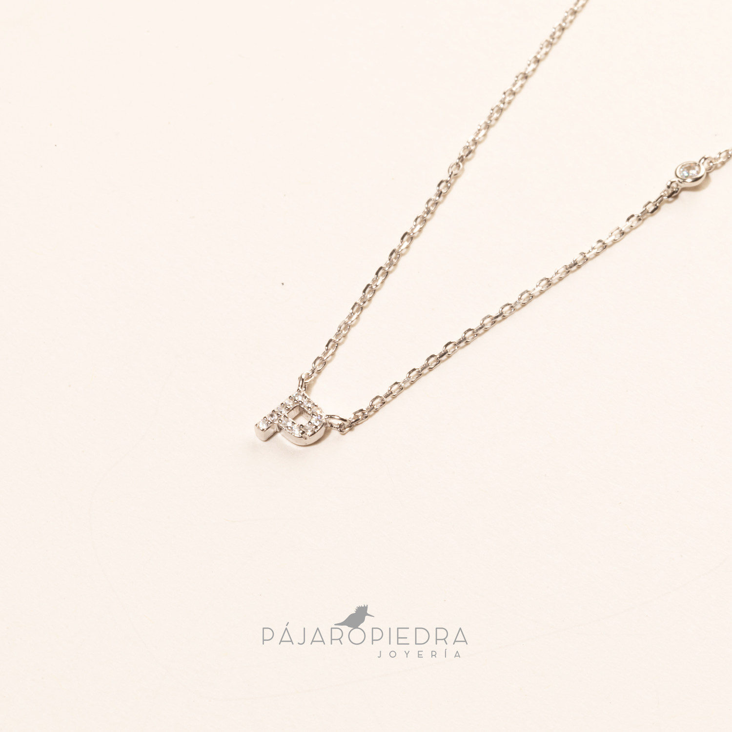 Collar Letra