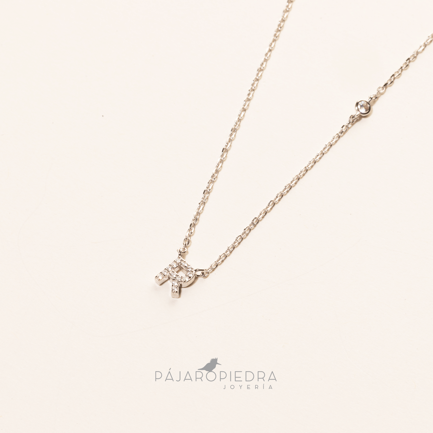 Collar Letra