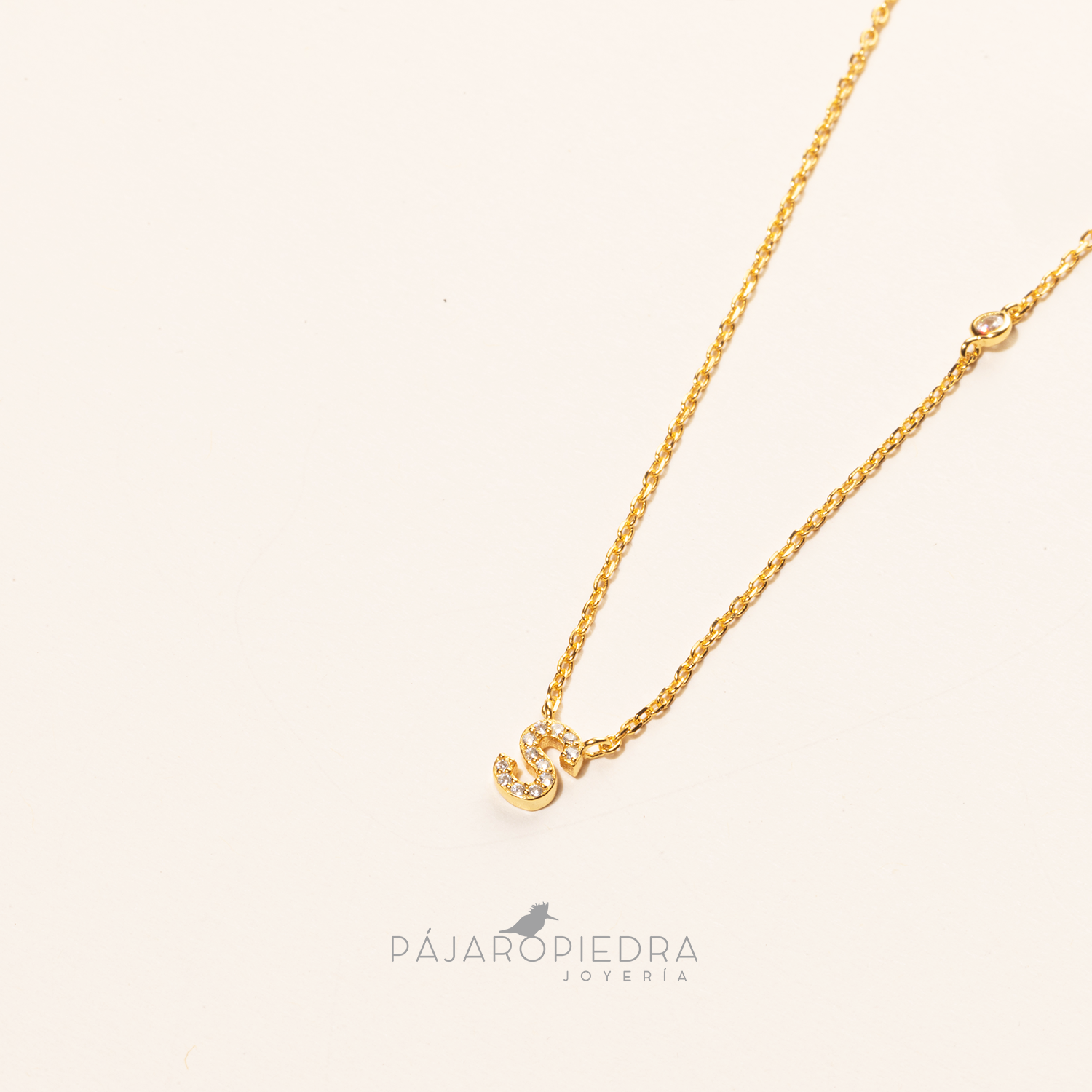 Collar Letra