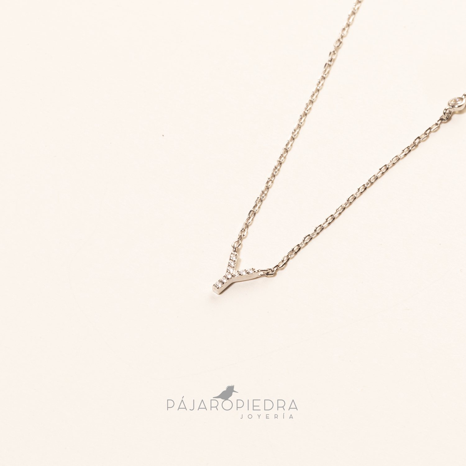 Collar Letra
