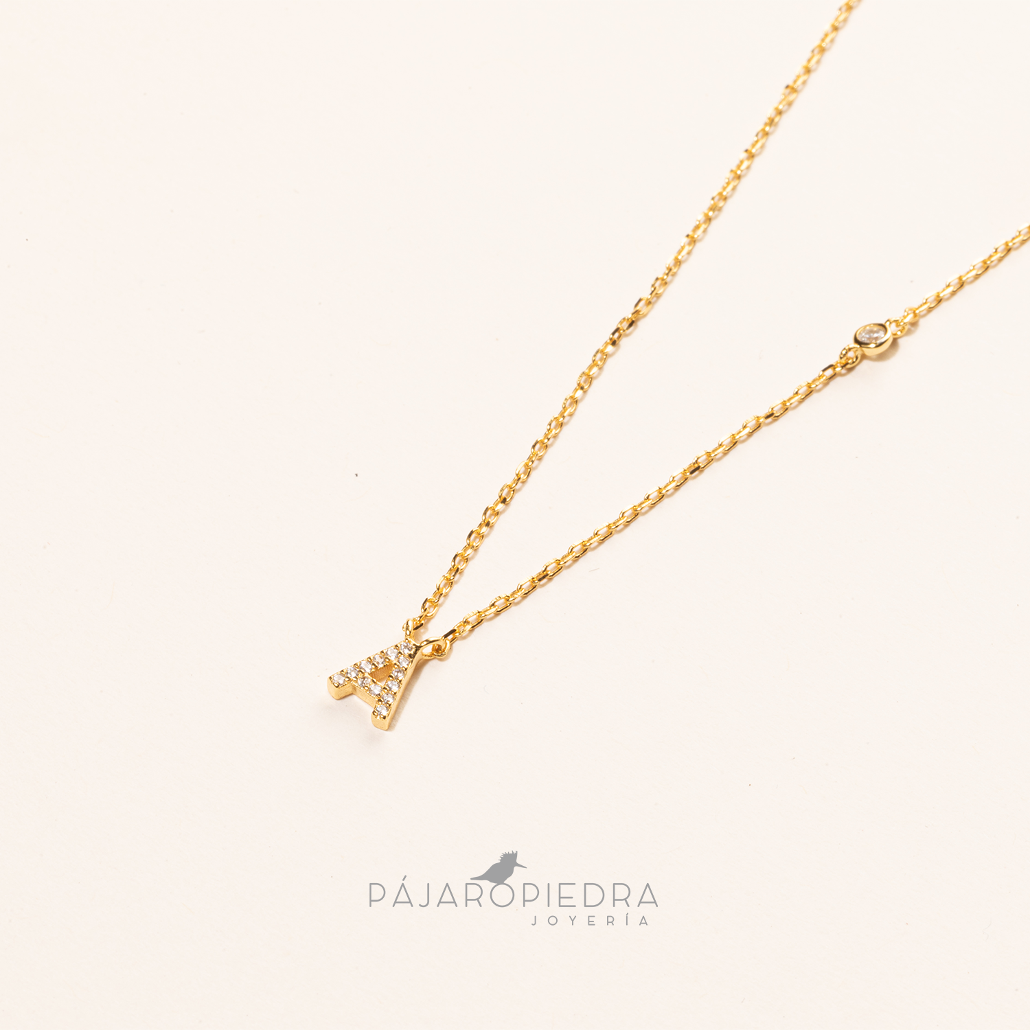 Collar Letra