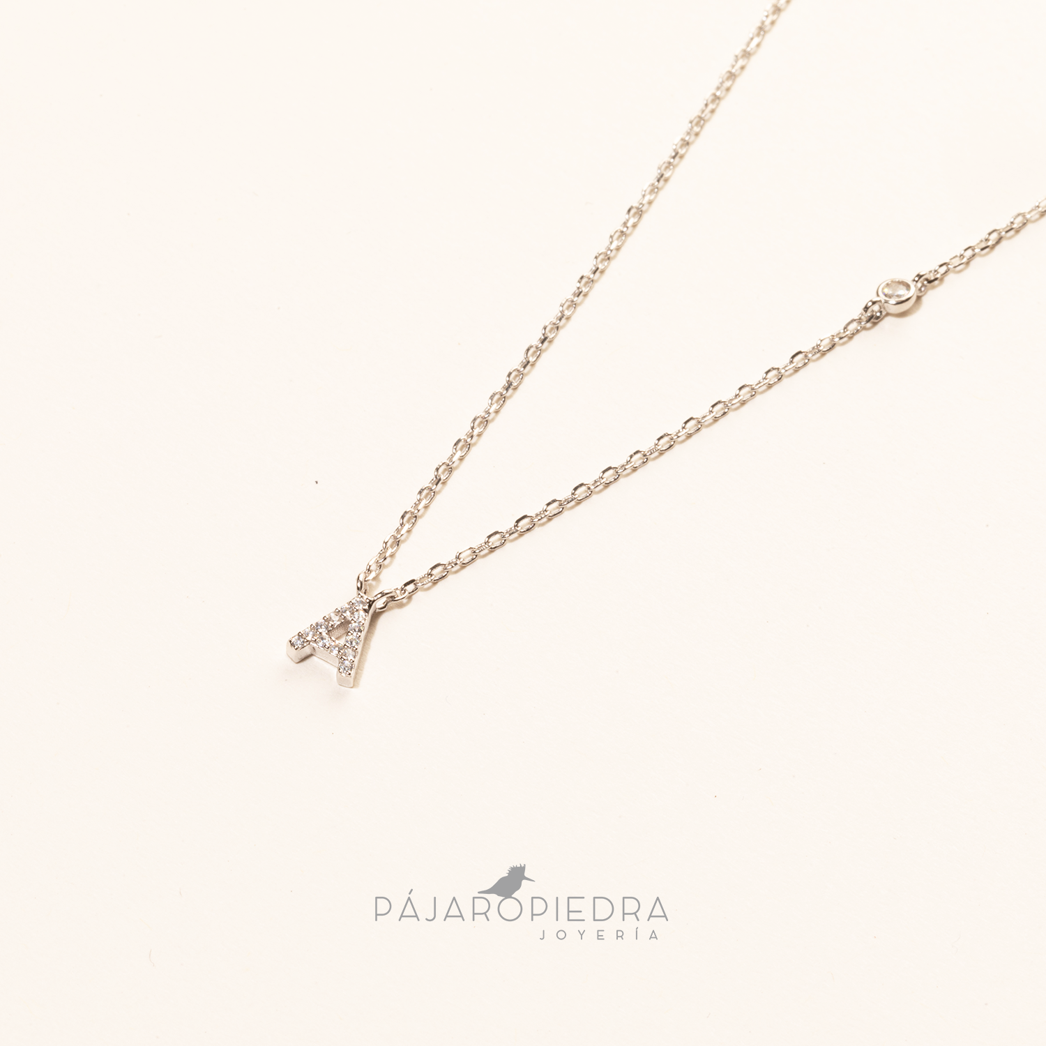 Collar Letra
