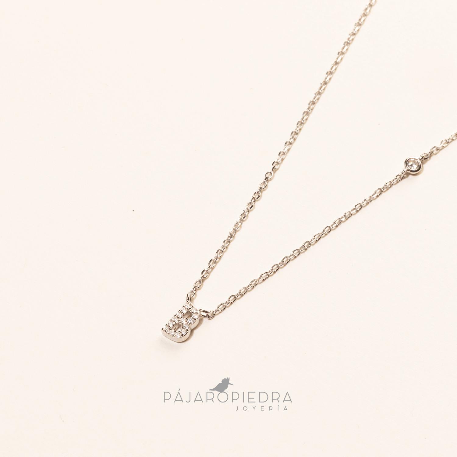 Collar Letra