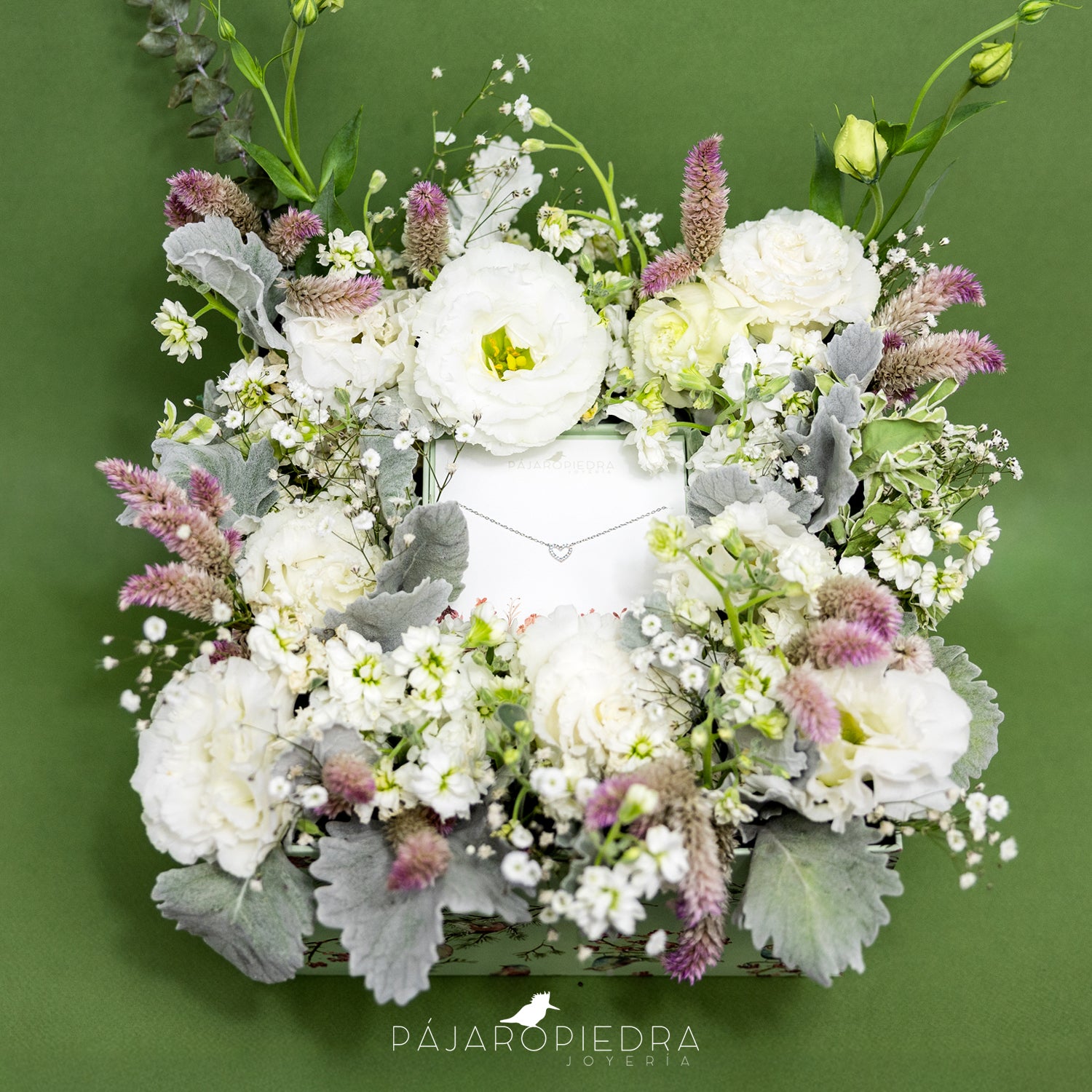 Cajita de Valentine's-Day 💗🌸  Joyita + Flores