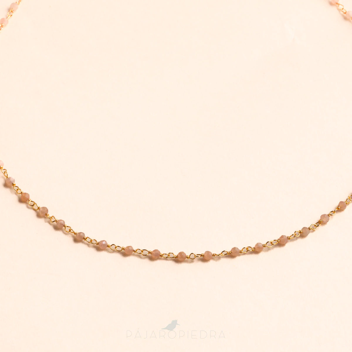 Collar piedra engarzada