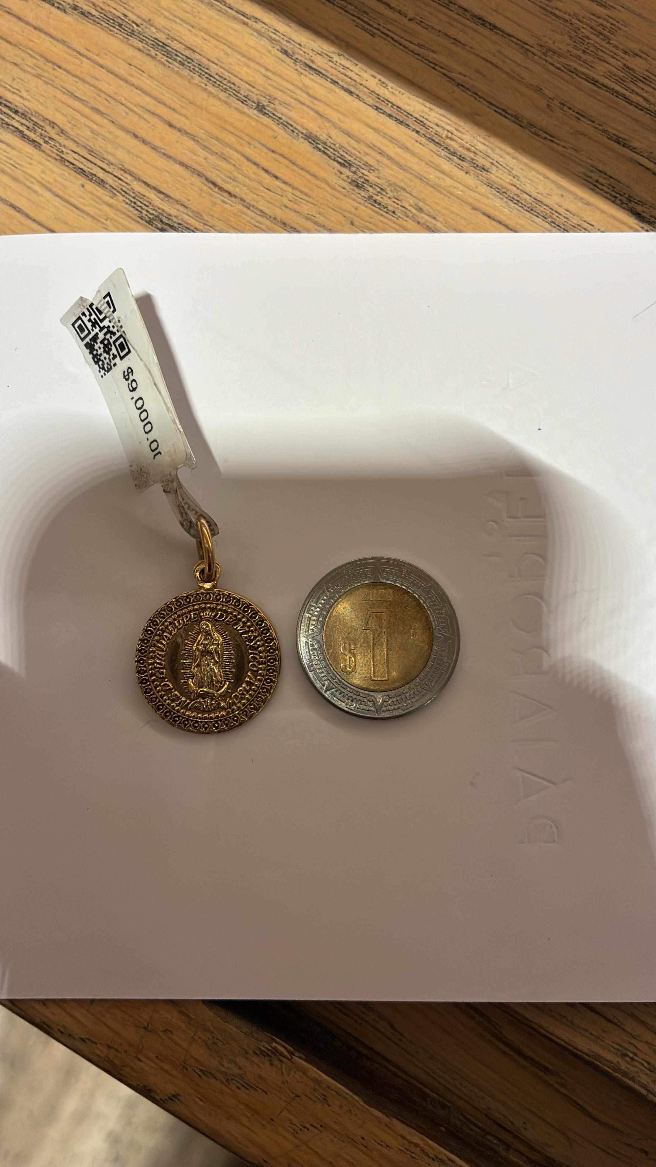 Medalla Virgen Redonda (Fine Jewelry)