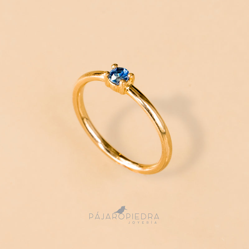 Anillo oro, zafiro azul (Fine Jewelry)