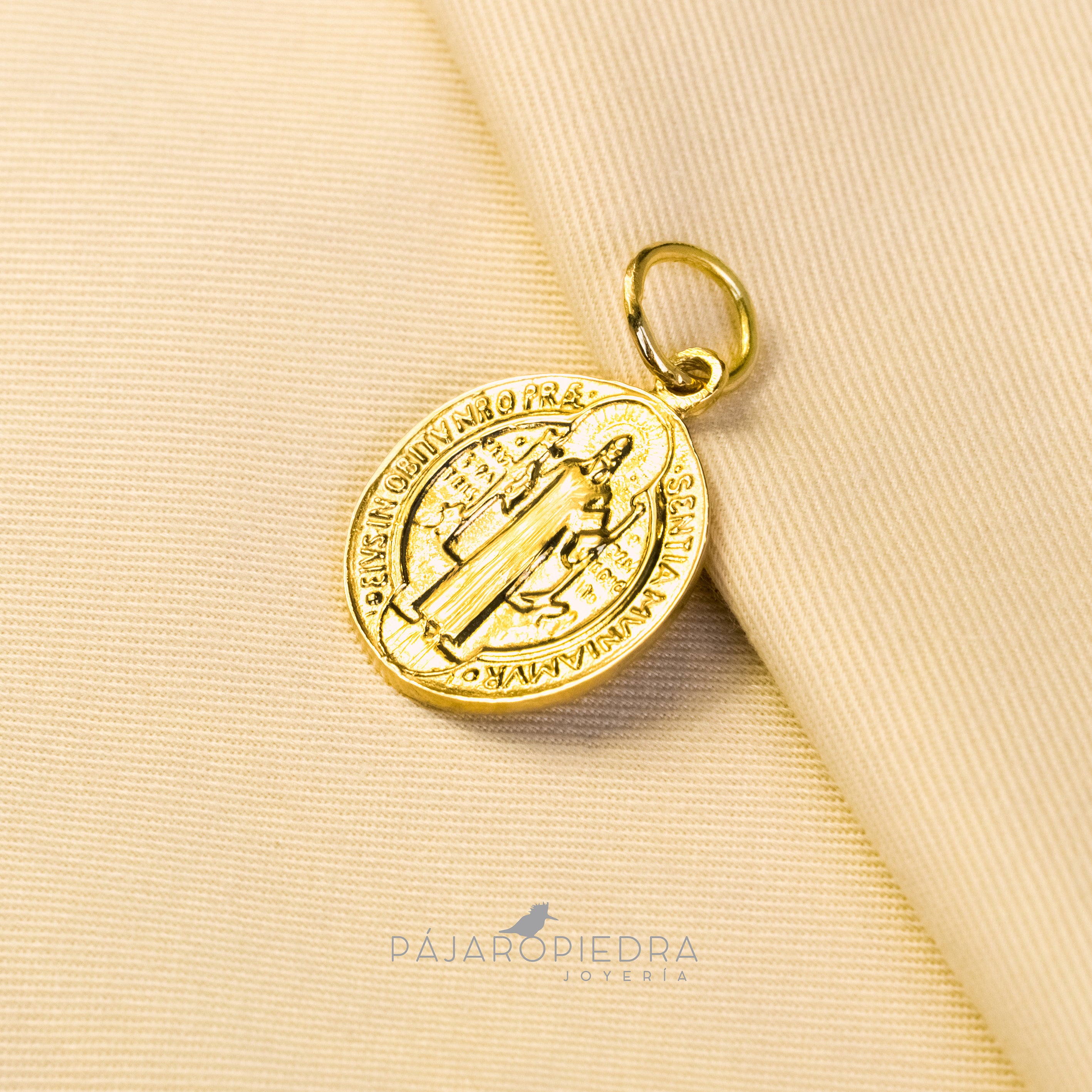 Medalla San Benito oro (Fine Jewelry)