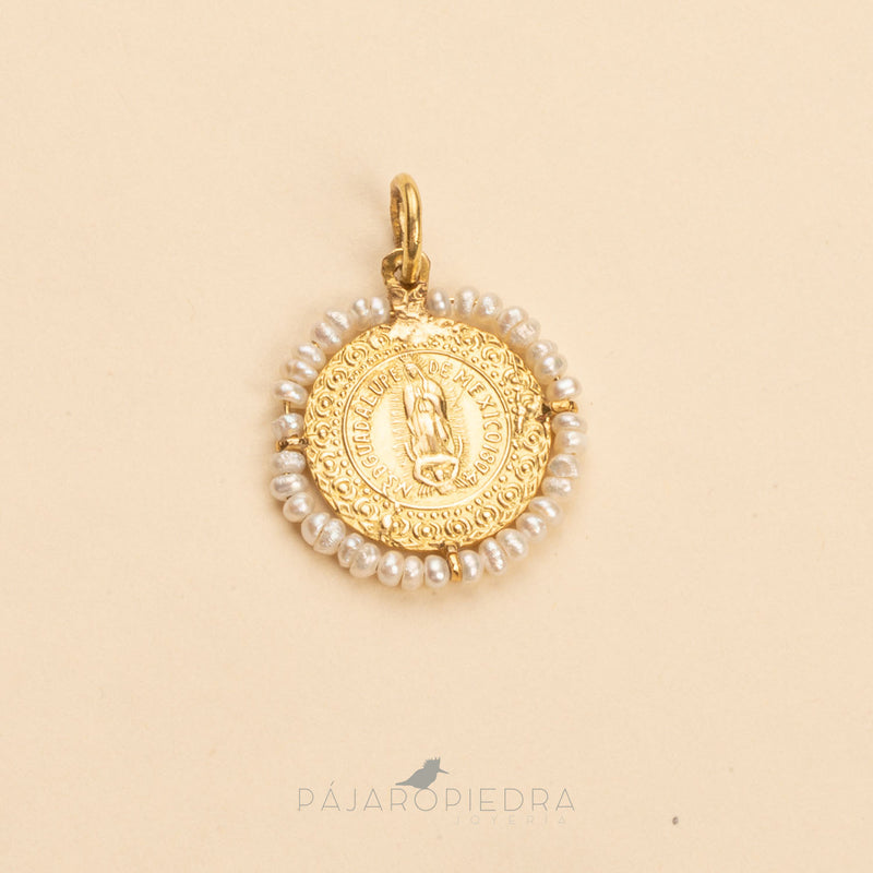 Medalla Virgen con perlas  (Fine Jewelry)