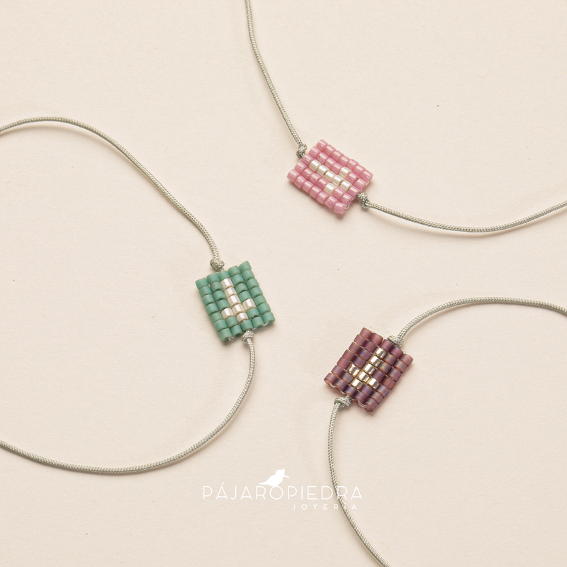 Pulsera Cruz Tejida